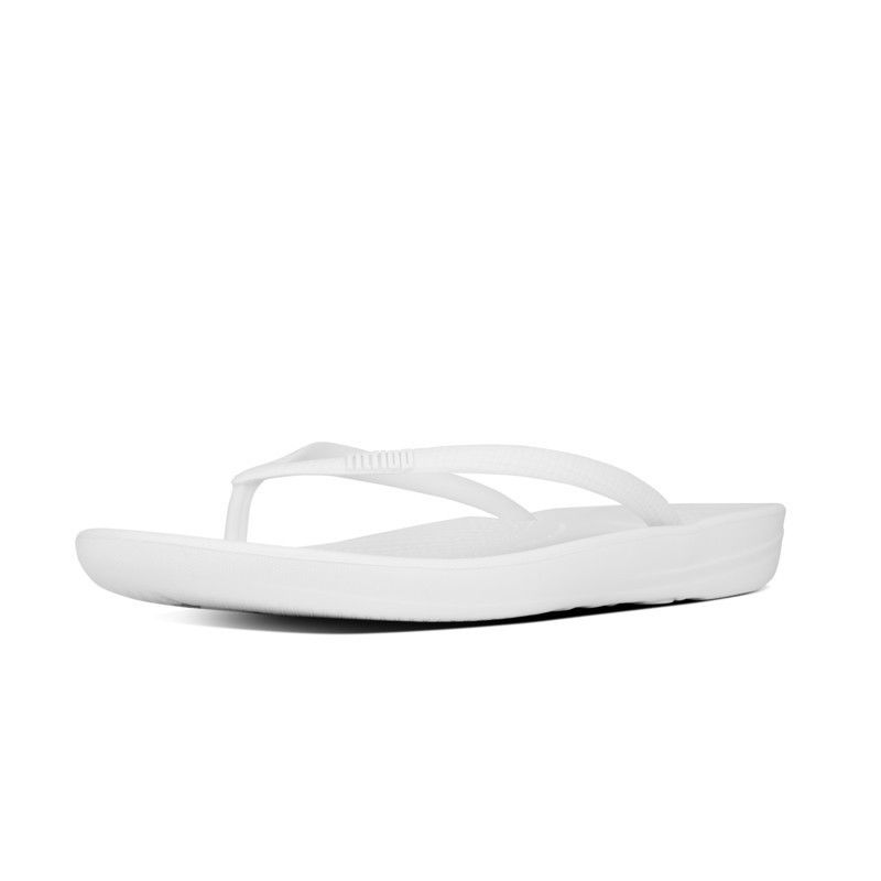 FitFlop iQushion™ Ergonomic Flip-Flops Urban White